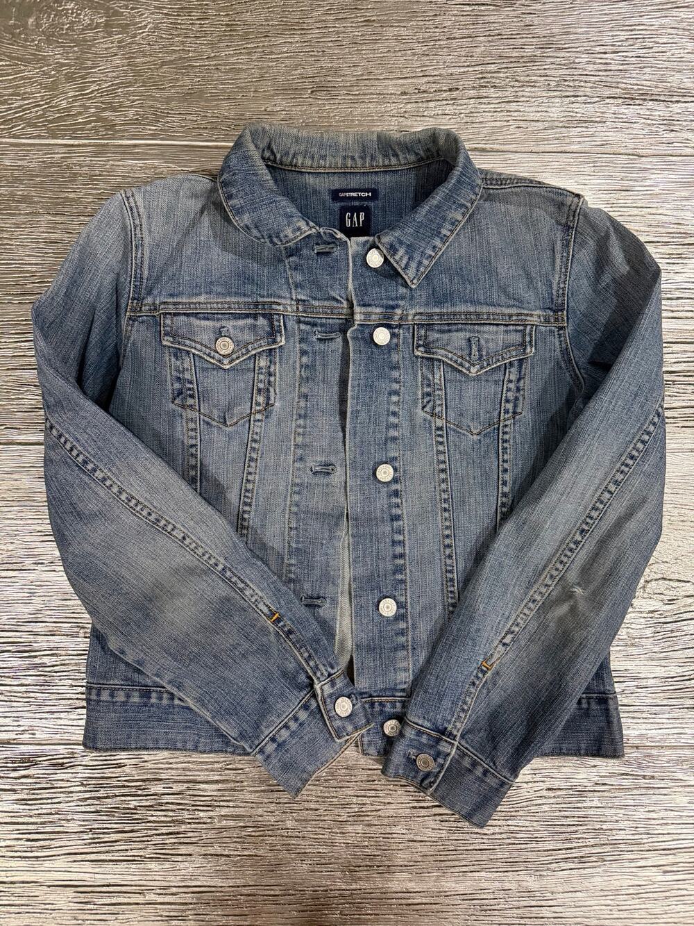 GAP women’s size M Light Blue Denim Jacket